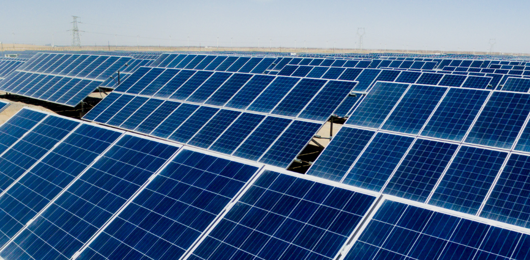 Entek, companie controlată de cel mai mare jucător industrial din Turcia, a finalizat preluarea unei centrale fotovoltaice de 214 MW dezvoltată în România, de la Econergy. Valoarea tranzacției: 33,2 mil. euro