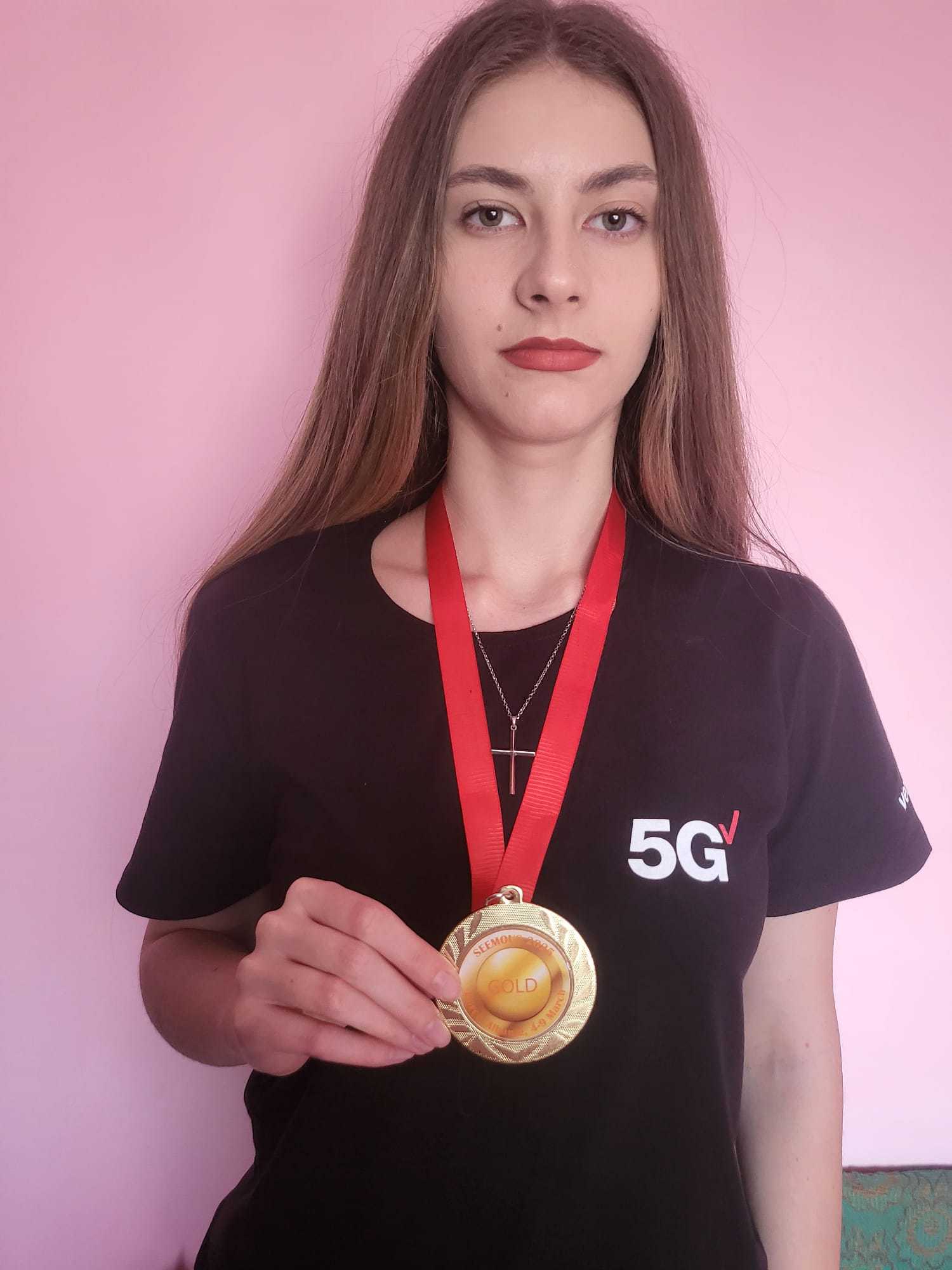 Corina Ilie câștigă primul aur pentru Universitatea Ovidius din Constanța la un concurs internațional de matematică din Albania