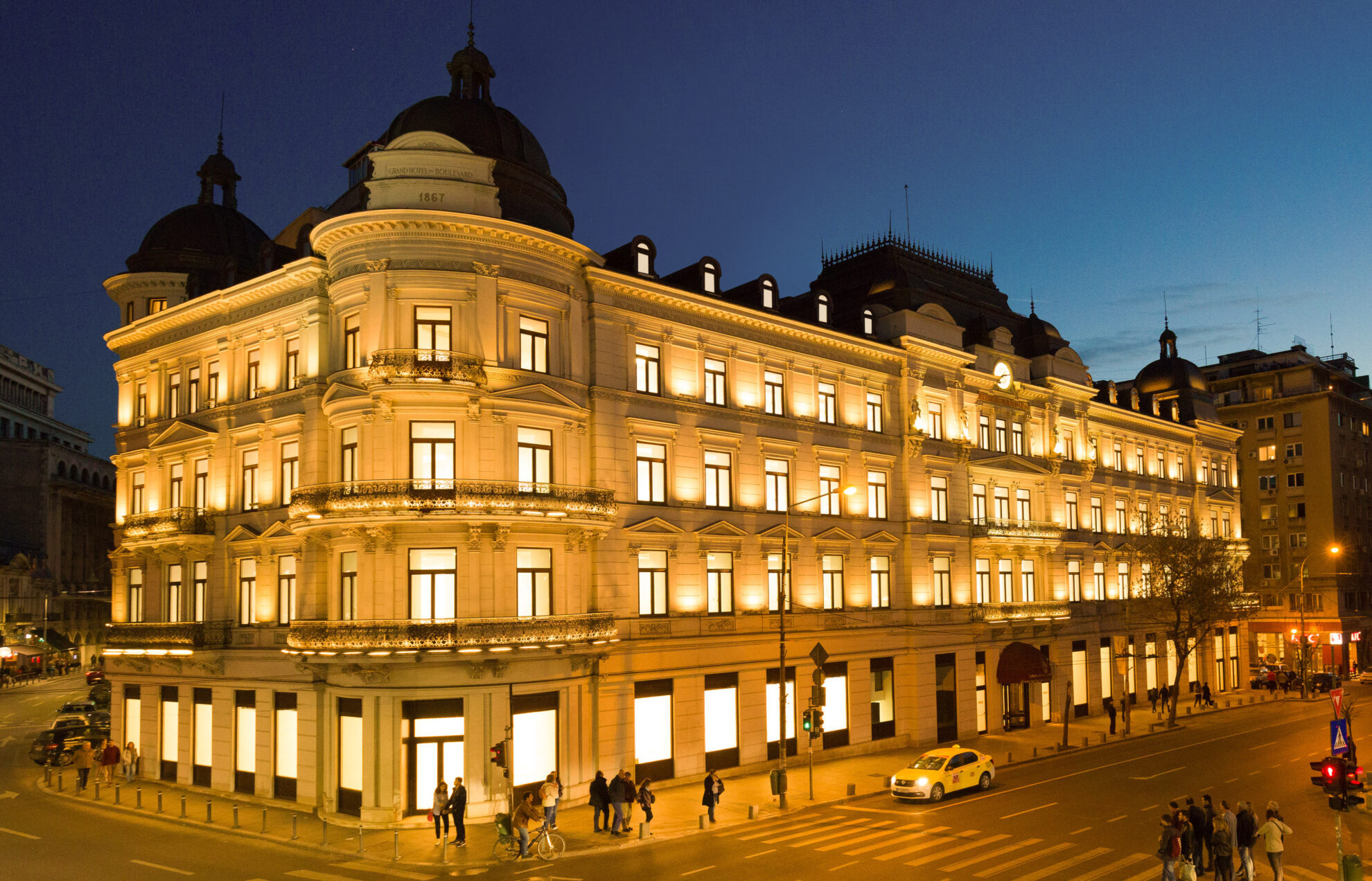 GALERIE FOTO. Cum arată ​Corinthia Grand Hôtel du Boulevard, cel mai nou hotel de cinci stele din București. Hotelul încă păstrează elemente de decor care există încă de la începuturile sale