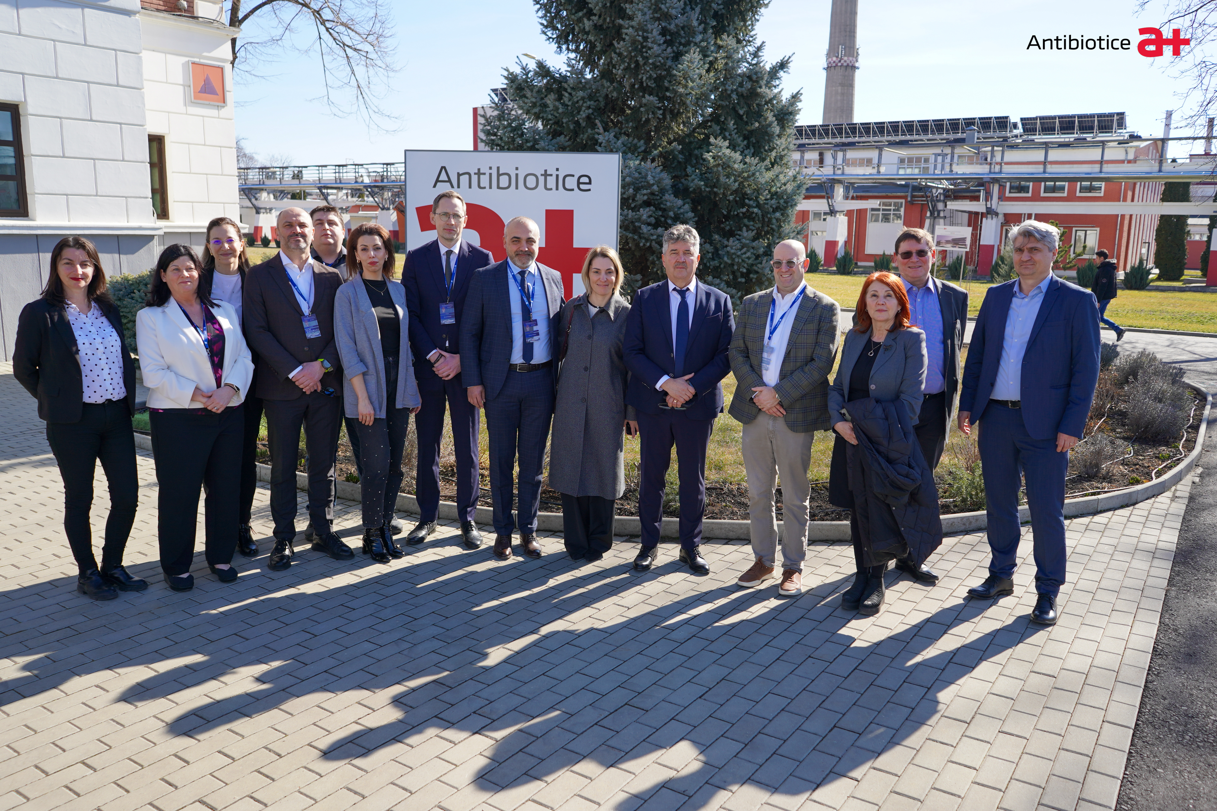 Americanii de la IBM Research au vizitat fabrica Antibiotice Iași cu scopul integrării noilor tehnologii în producția de medicamente