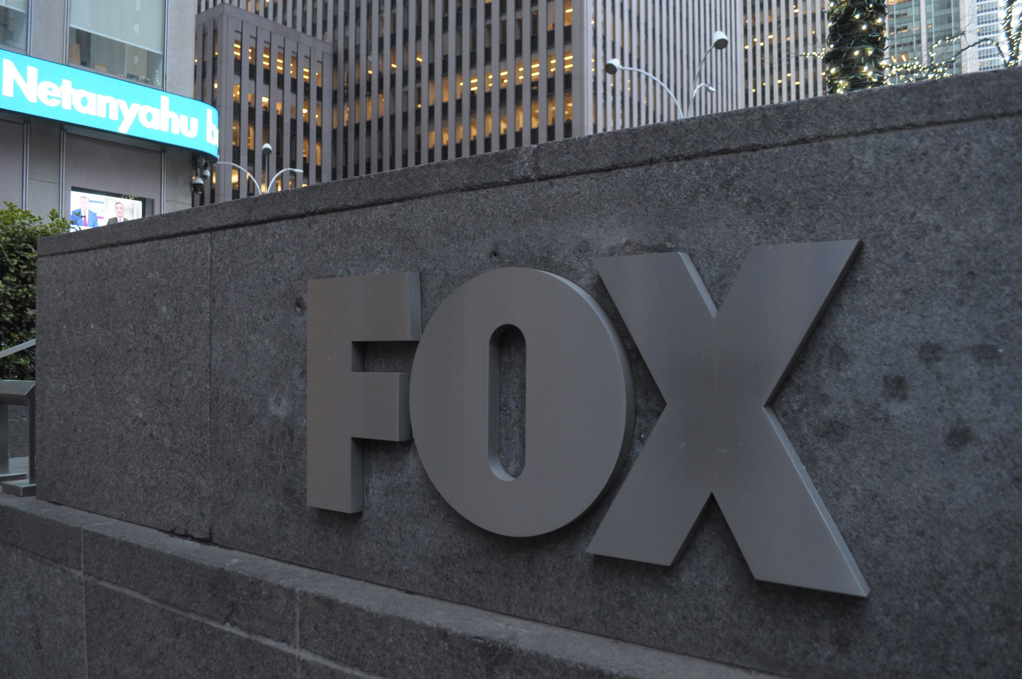 Cu doar câteva ore înainte de anunțul suspendării programului Visa Waiver pentru România, Fox News a publicat un interviu despre imigrația ilegală. „Italia este una dintre destinațiile favorite pentru mulți români. Dar vor fi oameni care vor să vină aici. Adică, SUA o duce mai bine decât Italia”