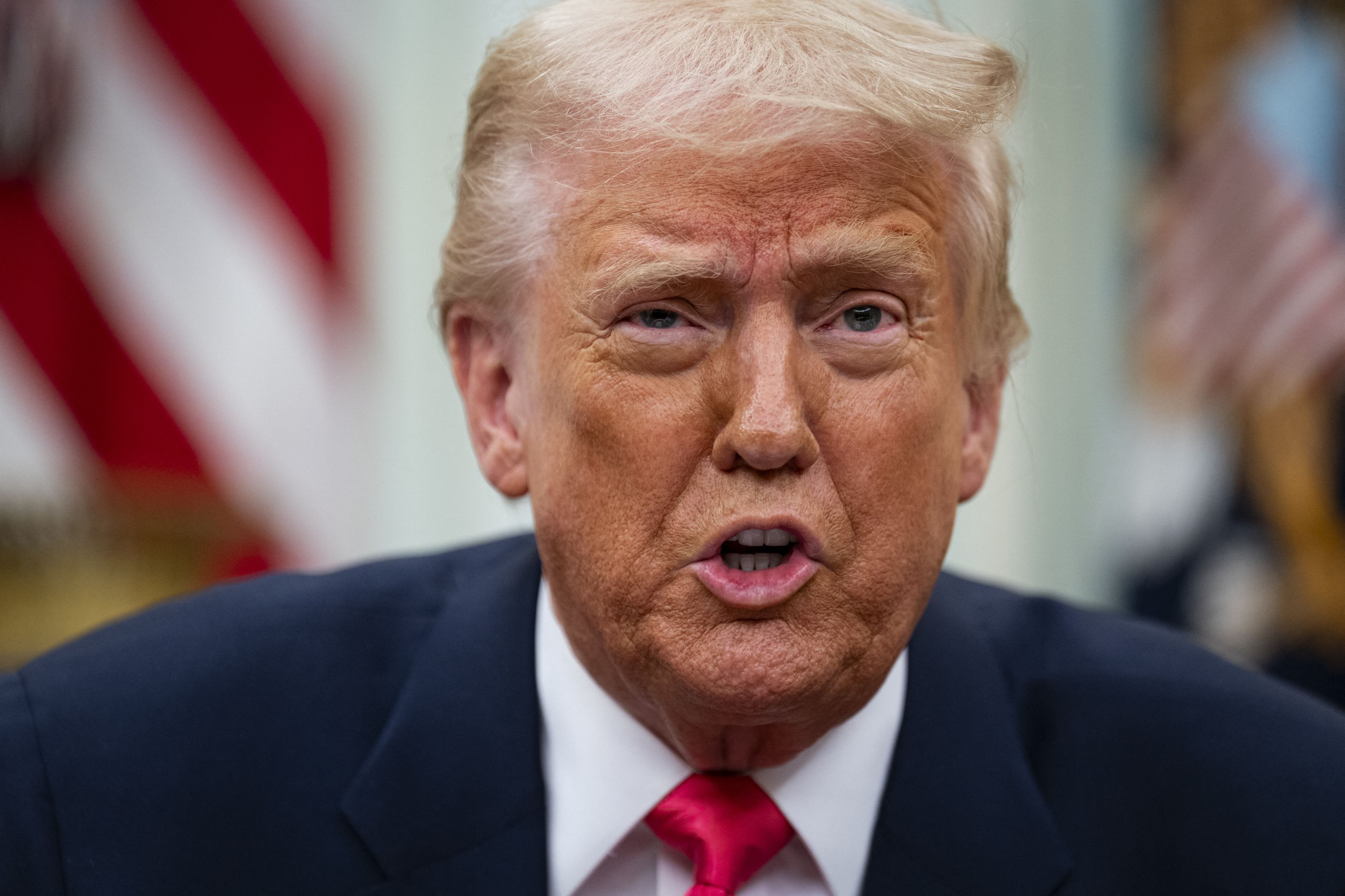 Întorsătură de situație: Trump amenință Rusia cu impunerea unor sancțiuni „de mare amploare” în încercarea de a face pace în Ucraina