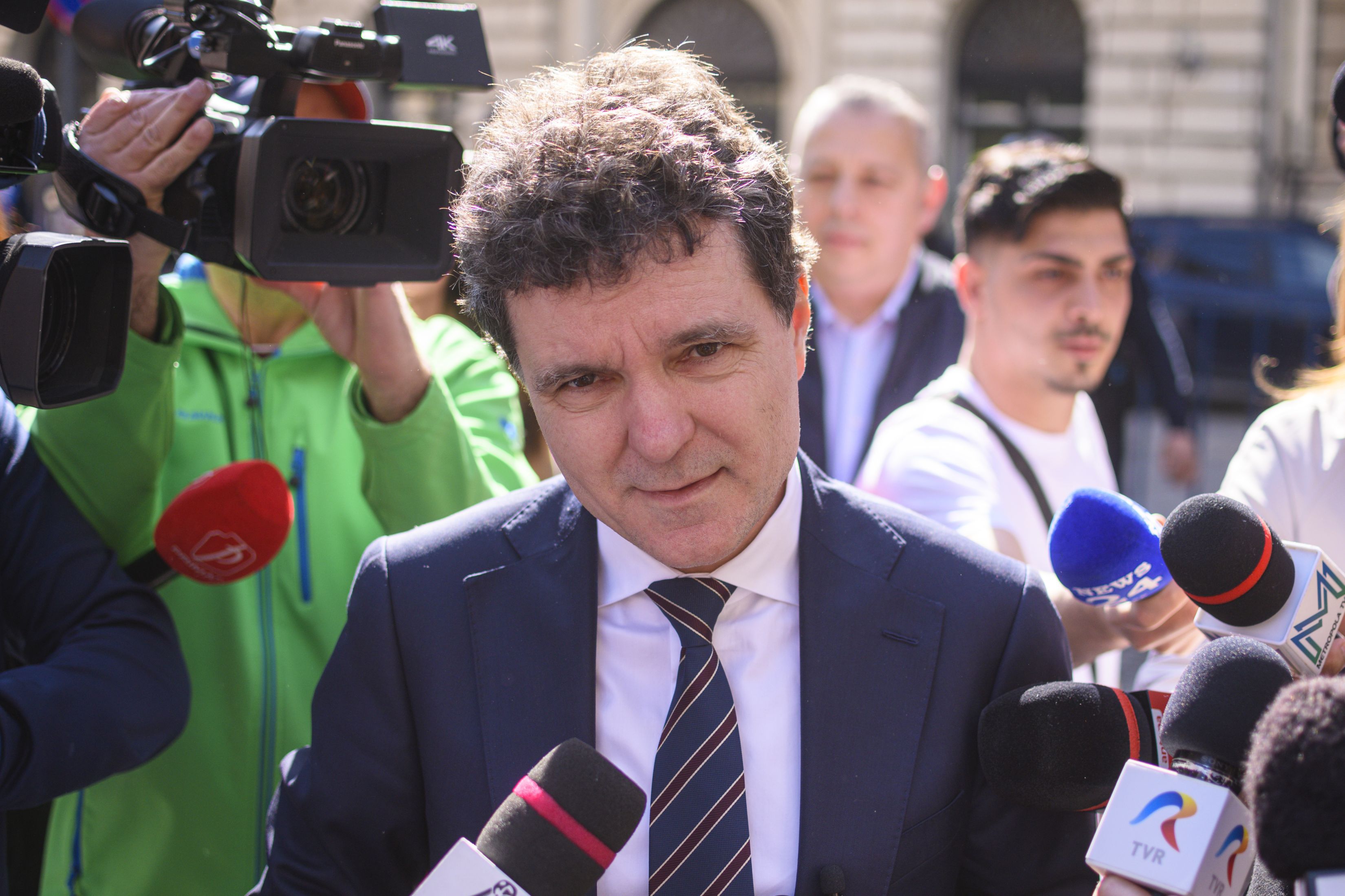 Ce scrie prestigioasa publicație Politico despre Nicușor Dan: Matematicianul român care încearcă să-i oprească pe Trump și Putin din a deraia occidentul