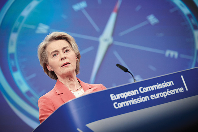 Pentru Europa, visul electric a fost un coșmar: Comisia Europeană anunță relaxarea regulilor privind emisiile de CO2