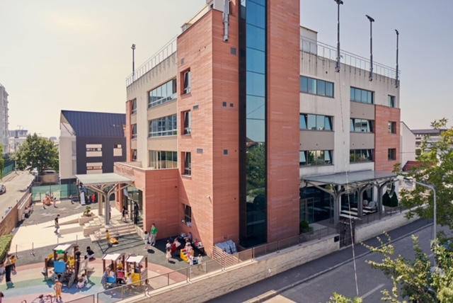 Școala privată Verita International School atrage o investiție de 40 mil. euro printr-un parteneriat cu Dukes Education, cel mai mare grup de școli din Regatul Unit