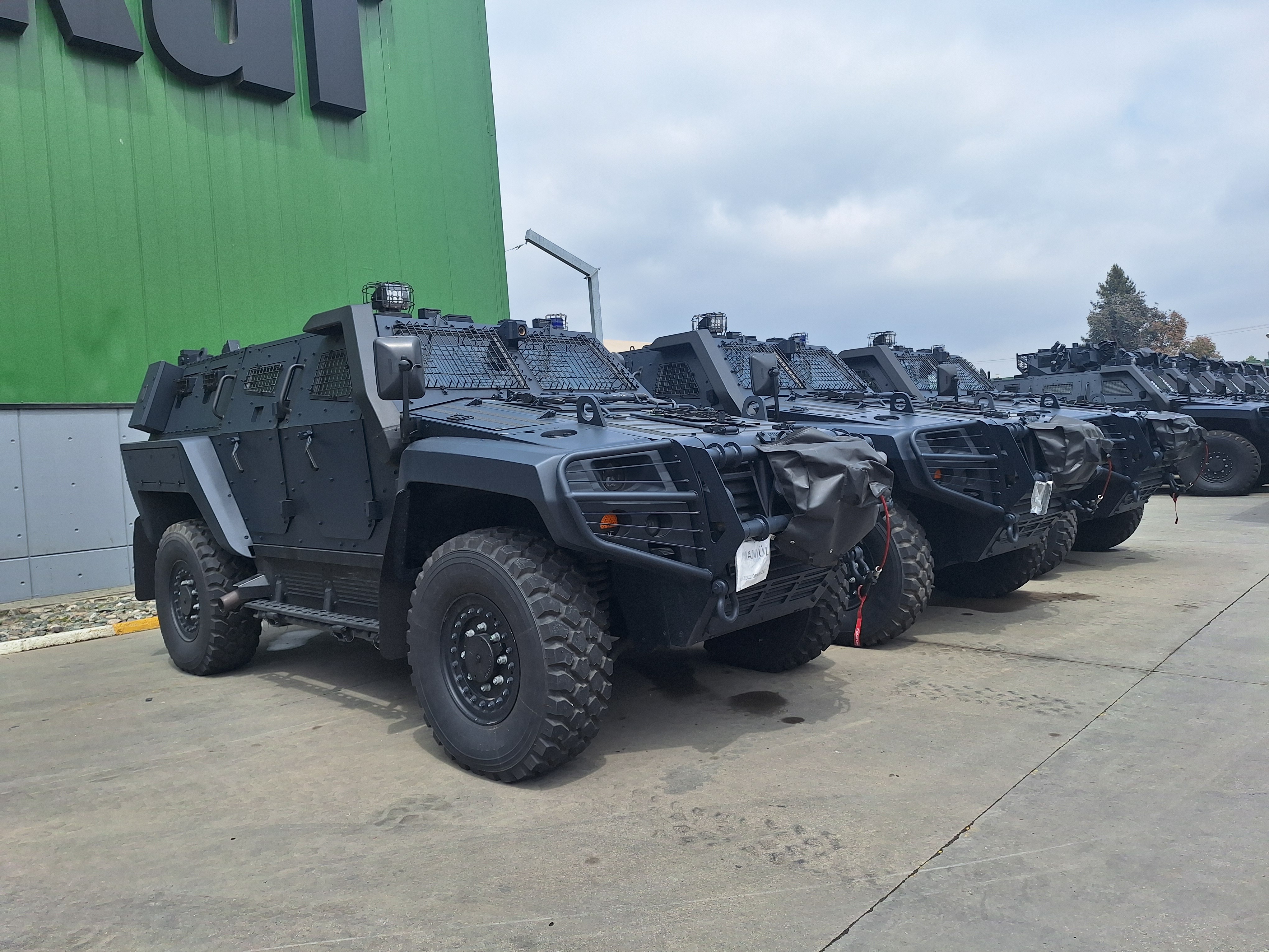 Cum arată fabrica Otokar din Turcia, unde vor fi produse primele vehicule tactice COBRA II pentru Armată. Contractul semnat cu Romtehnica depășește 850 de milioane de euro. FOTO