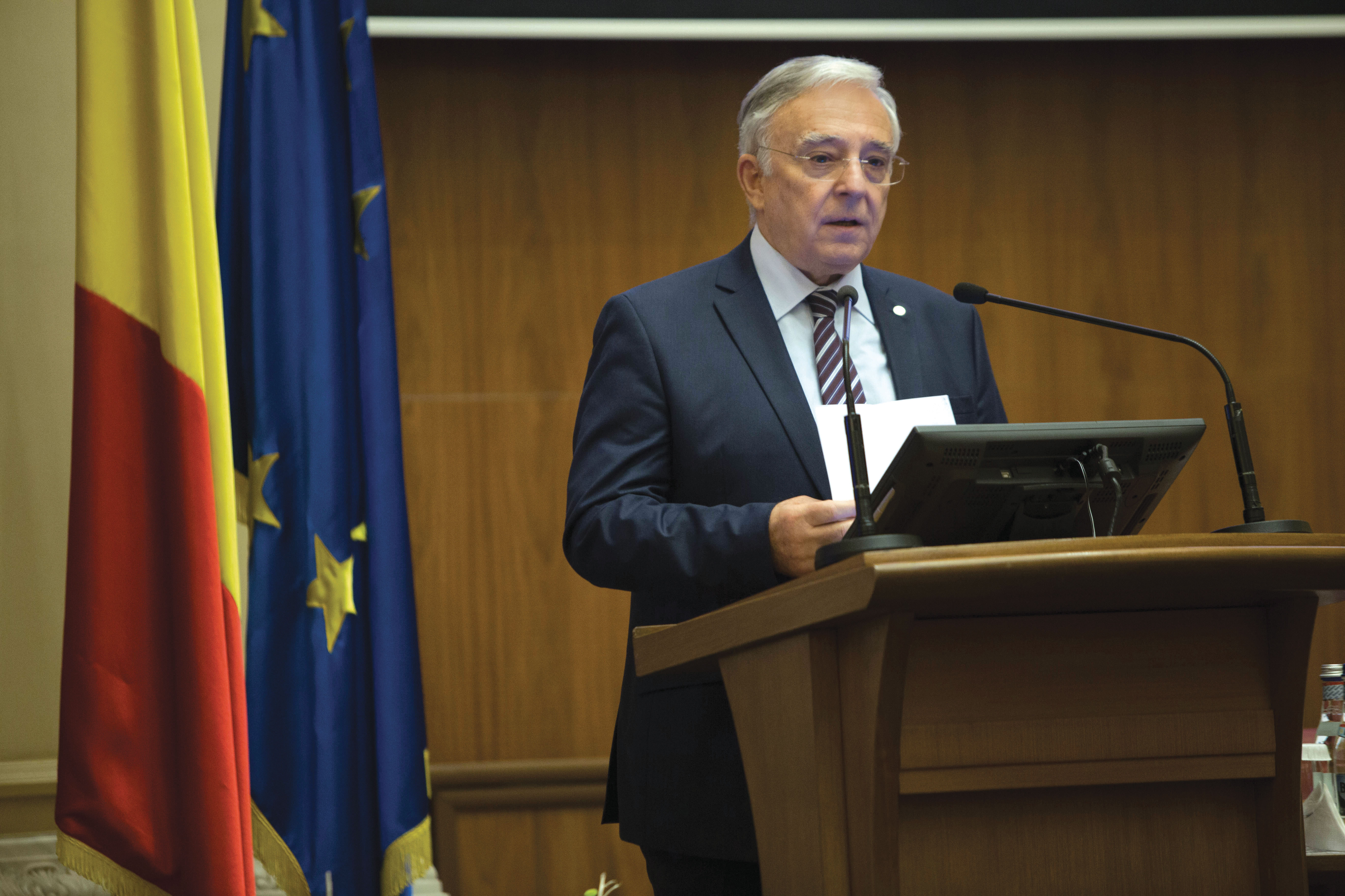 Isărescu, guvernatorul BNR: După crizele recente au apărut schimbări profunde în economiile globale, precum tensiunile geopolitice, fragmentarea economică sau avansul rapid al inteligenței artificiale. Educația financiară nu mai este doar o opțiune, ci o necesitate stringentă