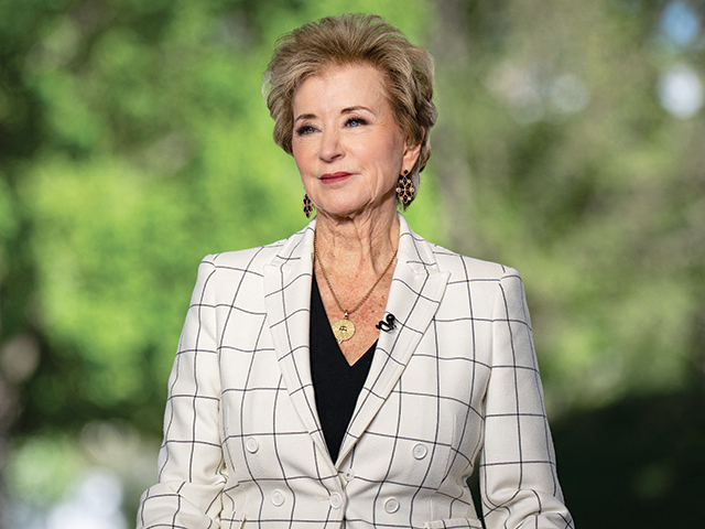 Oamenii președintelui Donald Trump: Linda McMahon, secretar de stat pentru educație, miliardară din industria wrestlingului, cu paradoxala misiune de a gestiona un minister și a lucra simultan la desființarea lui