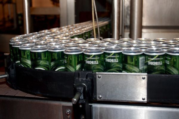 Într-un an de stagnare pentru consum. URBB, producătorul berii Tuborg, și-a redus de opt ori pierderile în 2024