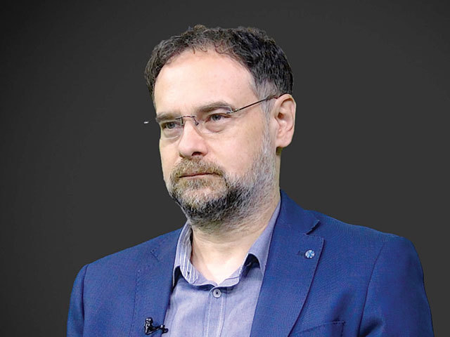 Sondaj CFA România: Încrederea în economie a scăzut în aprilie la cel mai mic nivel de la pandemie. Deficitul bugetar anticipat s-a majorat către 8% din PIB, iar creșterea economică anticipată a scăzut sub 1%