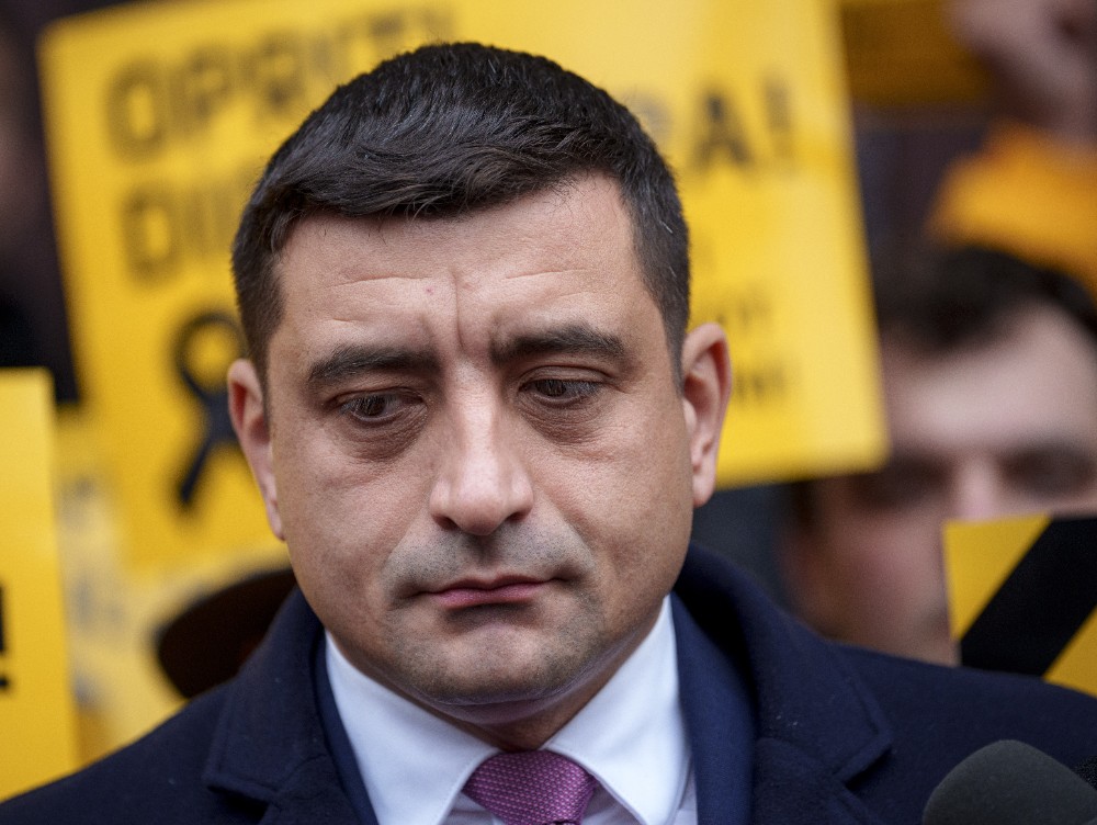 Dispute la dezbatere: Dan: Vă deziceți de Georgescu? Simion: Eu nu mă dezic de poporul român