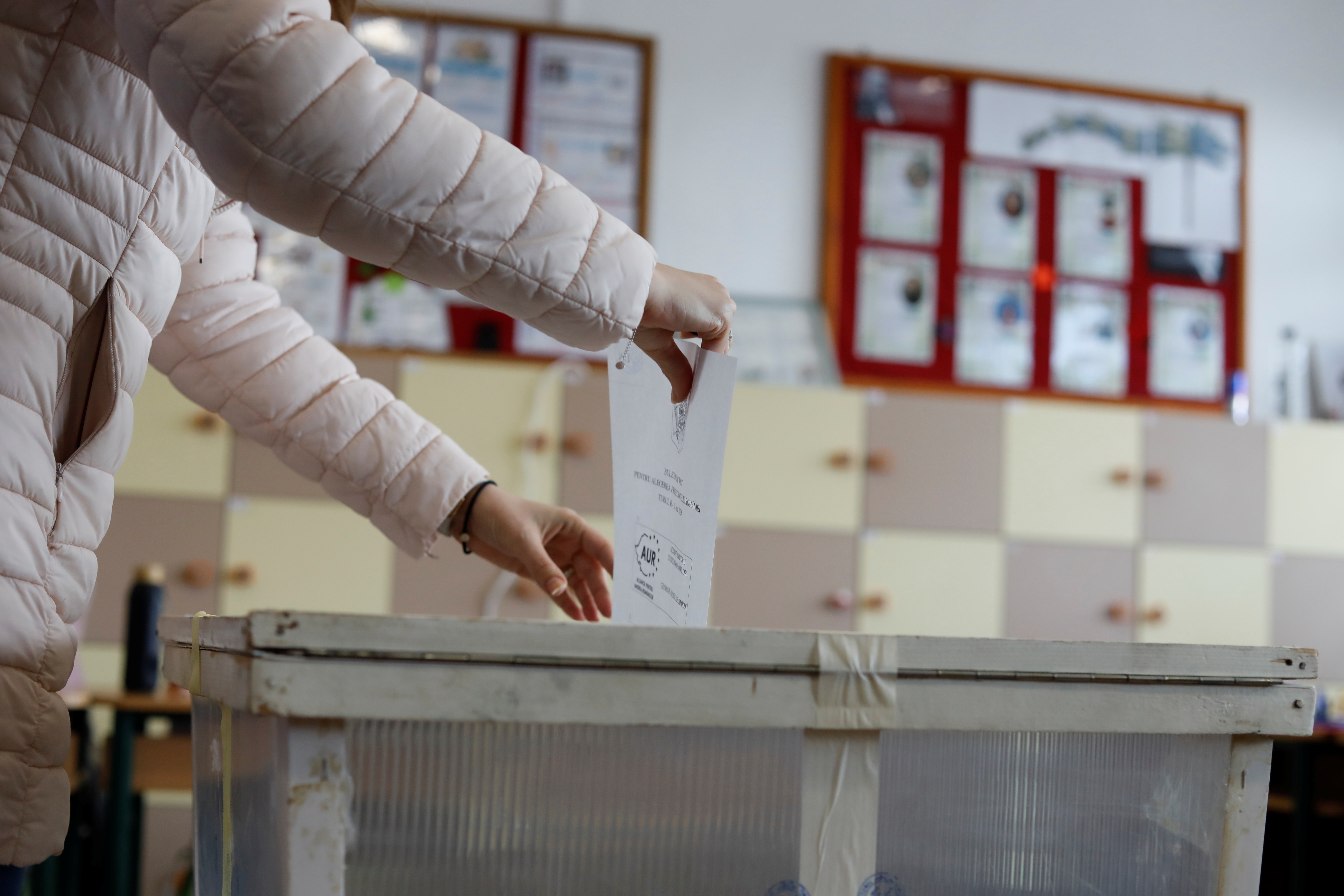 AUR contestă victoria lui Nicușor Dan și acuză interferențe din partea Franței