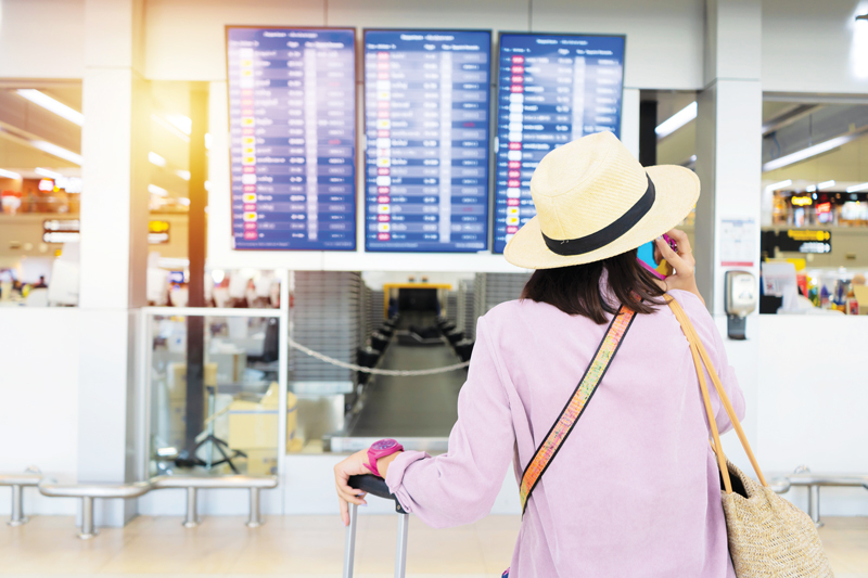 Sezon de achiziții pe piața agențiilor de turism: jucătorii internaționali cumpără branduri locale atrași de aproape 10 mld. euro, suma pe care românii o alocă pentru vacanțe în străinătate