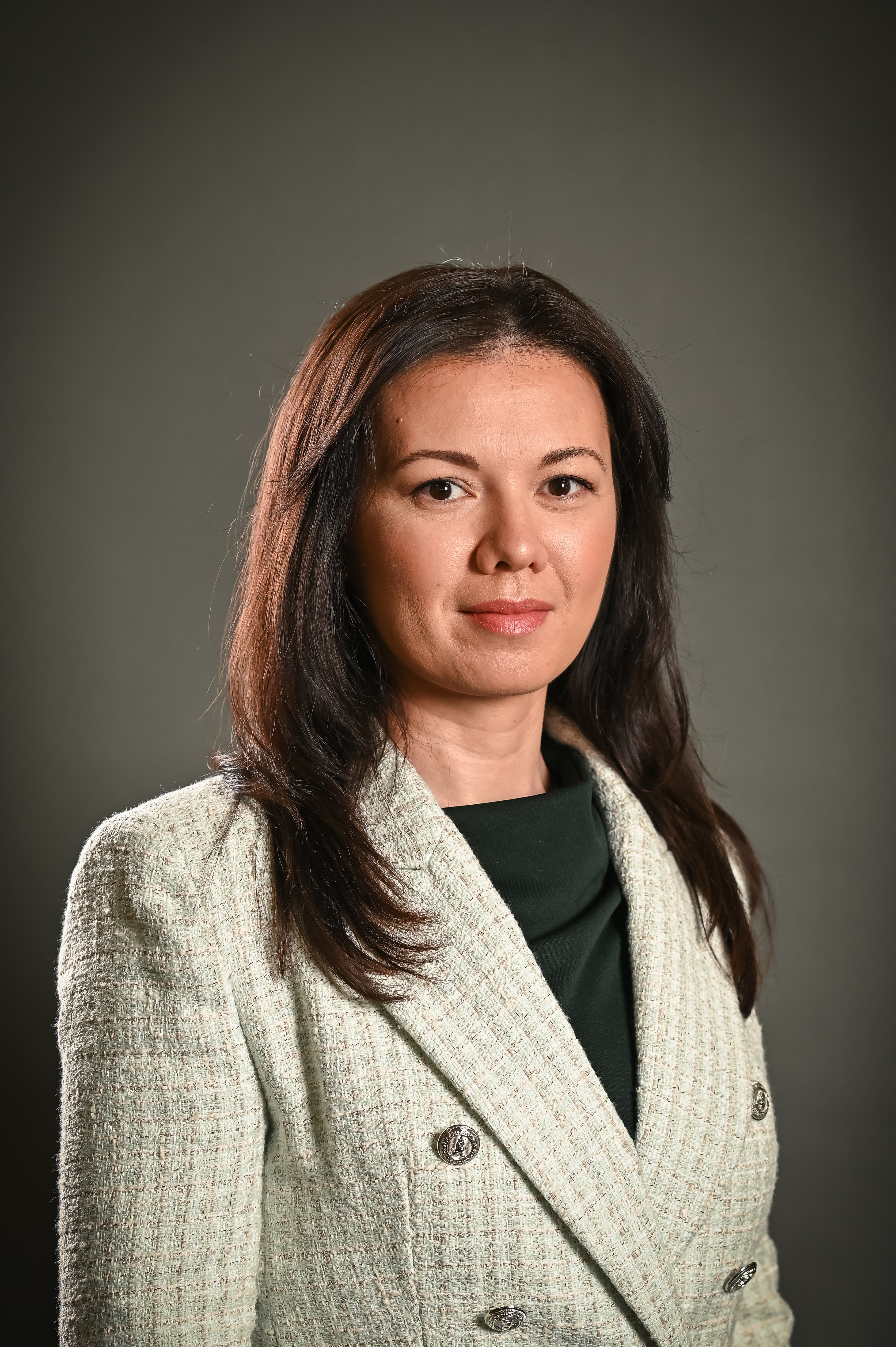 Sondaj Cargus: Prețul produsului este cel mai important criteriu în alegerea magazinului online pentru 2 din 3 români, mult mai relevant decât reducerile, costul livrării sau timpul de livrare. Cele mai sensibile la preț sunt generațiile tinere