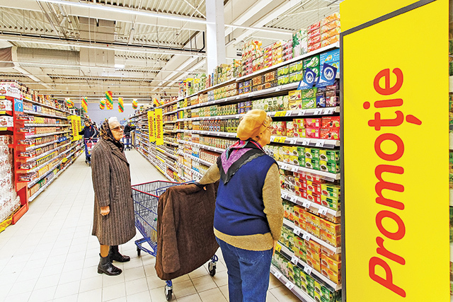 Schimbarea la față a retailului pe suprafață mare: Cum a ajuns hipermarketul de peste 10.000 mp un model de business depășit de vremuri, care își caută sensul? În anii de glorie, era sinonim cu comerțul modern din România