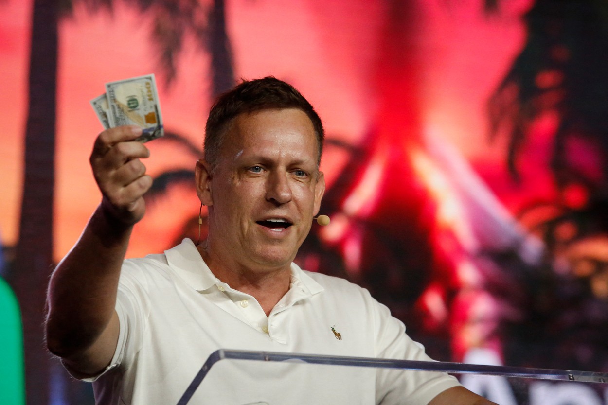 Peter Thiel, finanțator major al campaniei lui Trump, investește 43 de milioane de euro într-o firmă de sateliți din Bulgaria