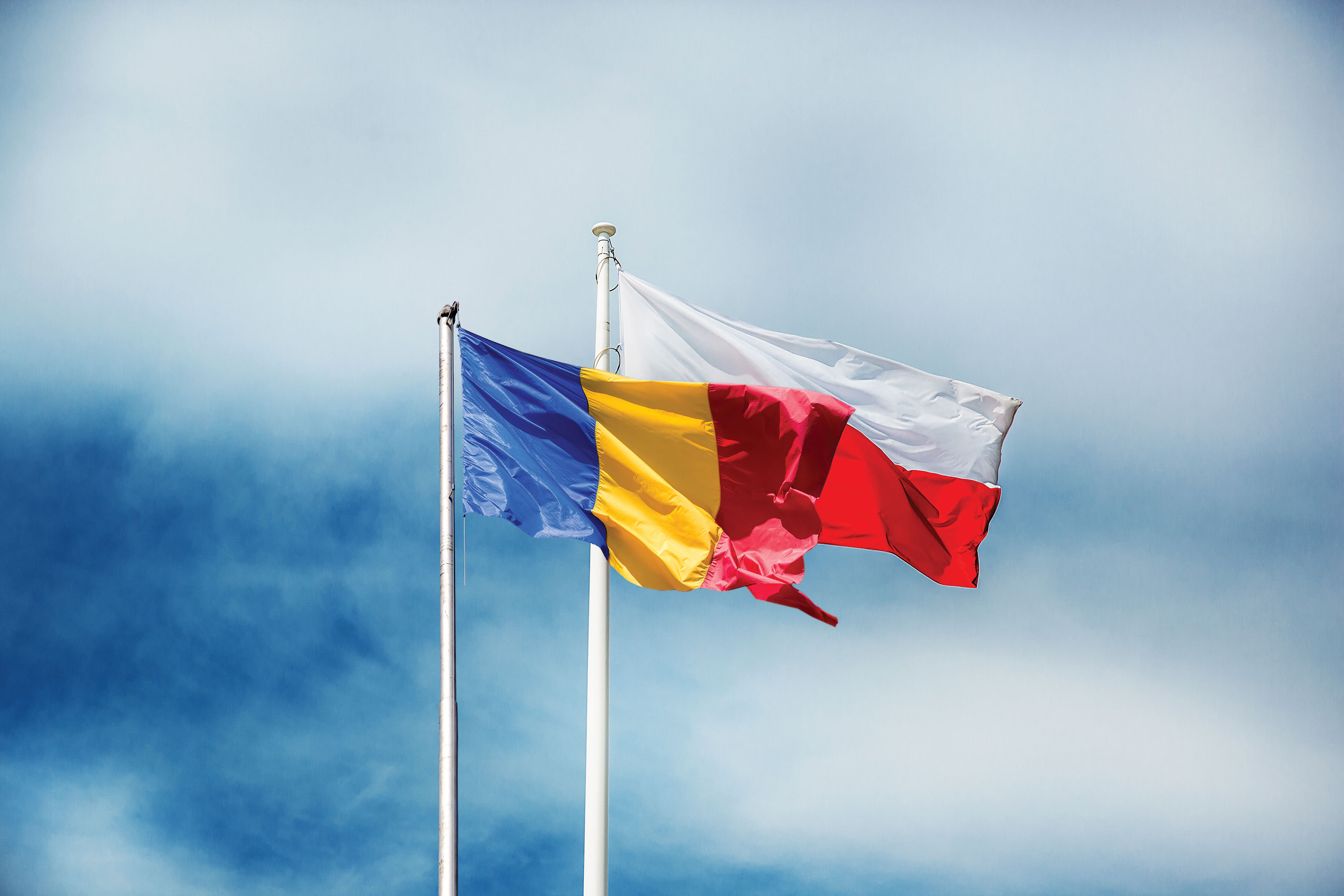 Alegeri, război și o nouă ordine mondială: România și Polonia pe drumul de la comunism la realitatea anului 2025