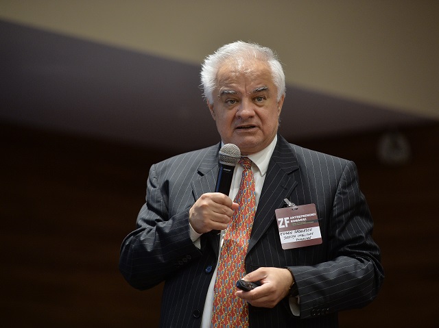 Consilierul guvernatorului BNR, Eugen Rădulescu: Cea mai mare problemă pe care o avem este neîncasarea veniturilor statului.Vorbim despre neîncasare de TVA de 9 mld.euro în fiecare an. Hai să rezolvăm problemele care sunt grave în economie și după aceea ne gândim la cai verzi de pereți