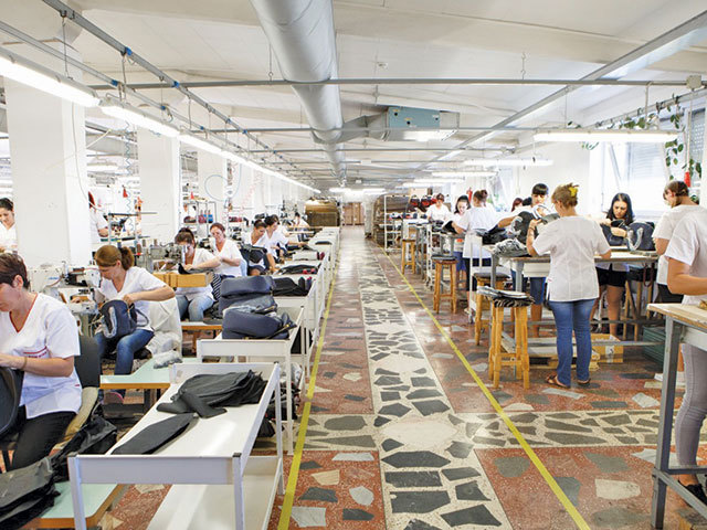 De la croitor la creator. Poate România să folosească experiența producției în sistem lohn pentru a-și dezvolta propriile branduri de modă? Șansa industriei textile stă în producția cu valoare adăugată
