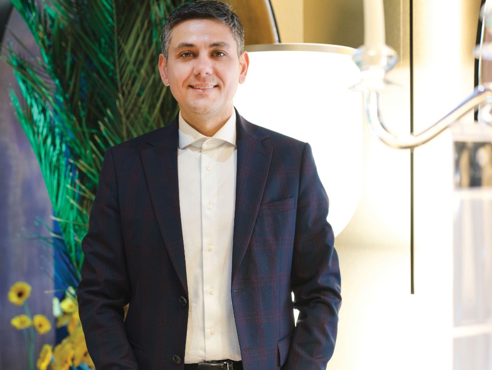Povestea antreprenorului român care vrea să introducă pe piață un nou tip de casă și, în plus, dorește să educe piața de design interior cu un showroom unic la nivel global