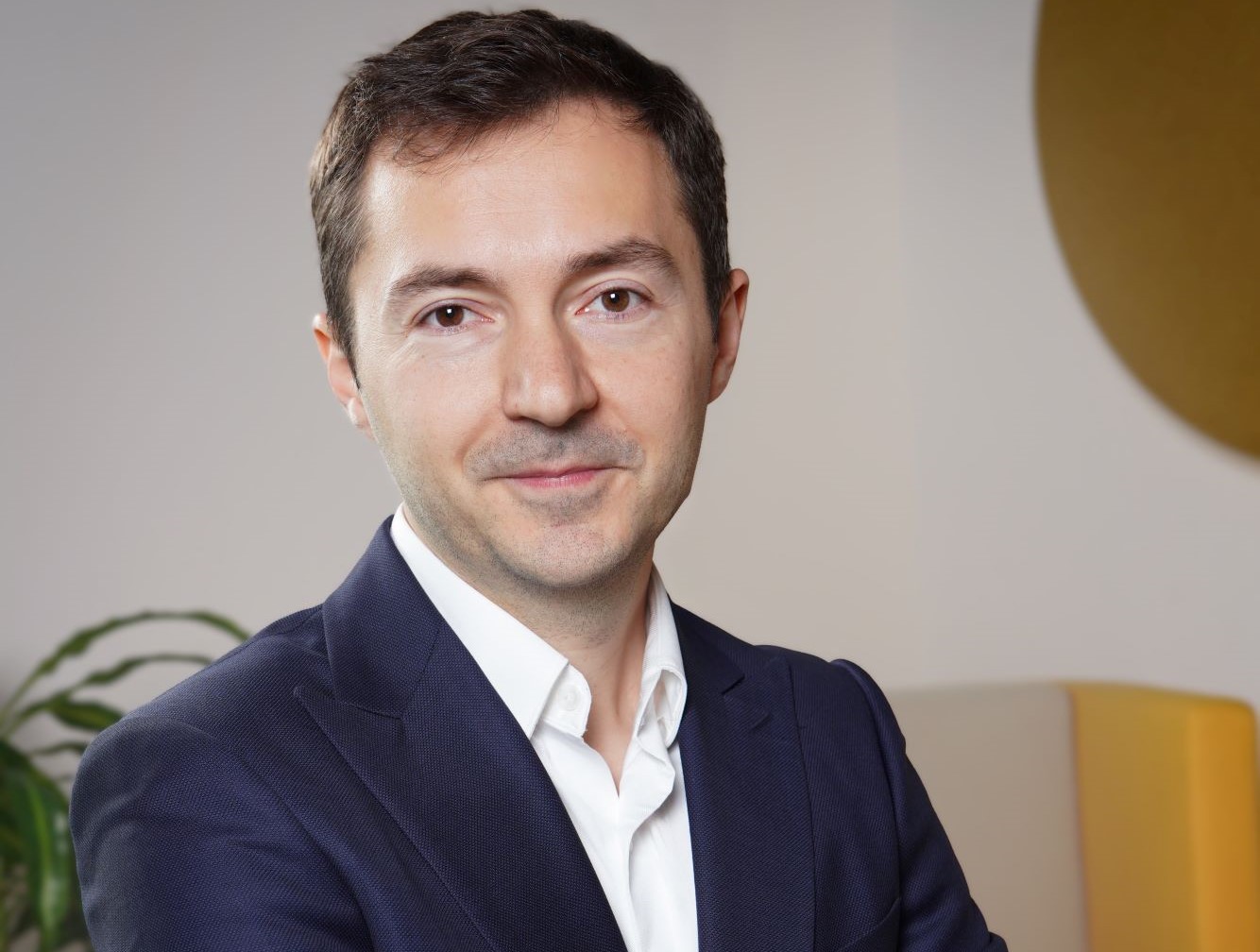 Tranzacțiile cu apartamente au scăzut cu 9% la nivel național și cu 12% în București în primele patru luni din 2025. Colliers: Interesul pentru locuințe în marile orașe rămâne ridicat, în ciuda ajustării pieței