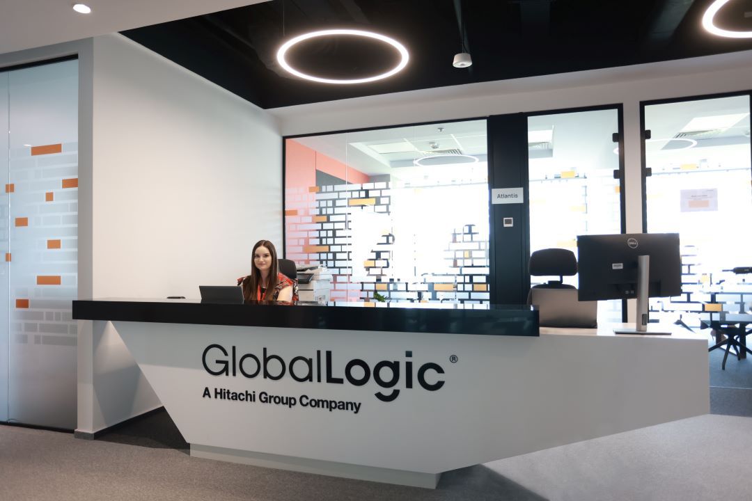 Nu toate companiile de IT strâng rândurile pe plan local: GlobalLogic, parte din grupul Hitachi, care a cumpărat în 2022 Fortech Cluj, se extinde în România cu un nou birou în București, cu 150 de oameni și are în plan alte 100 de recrutări