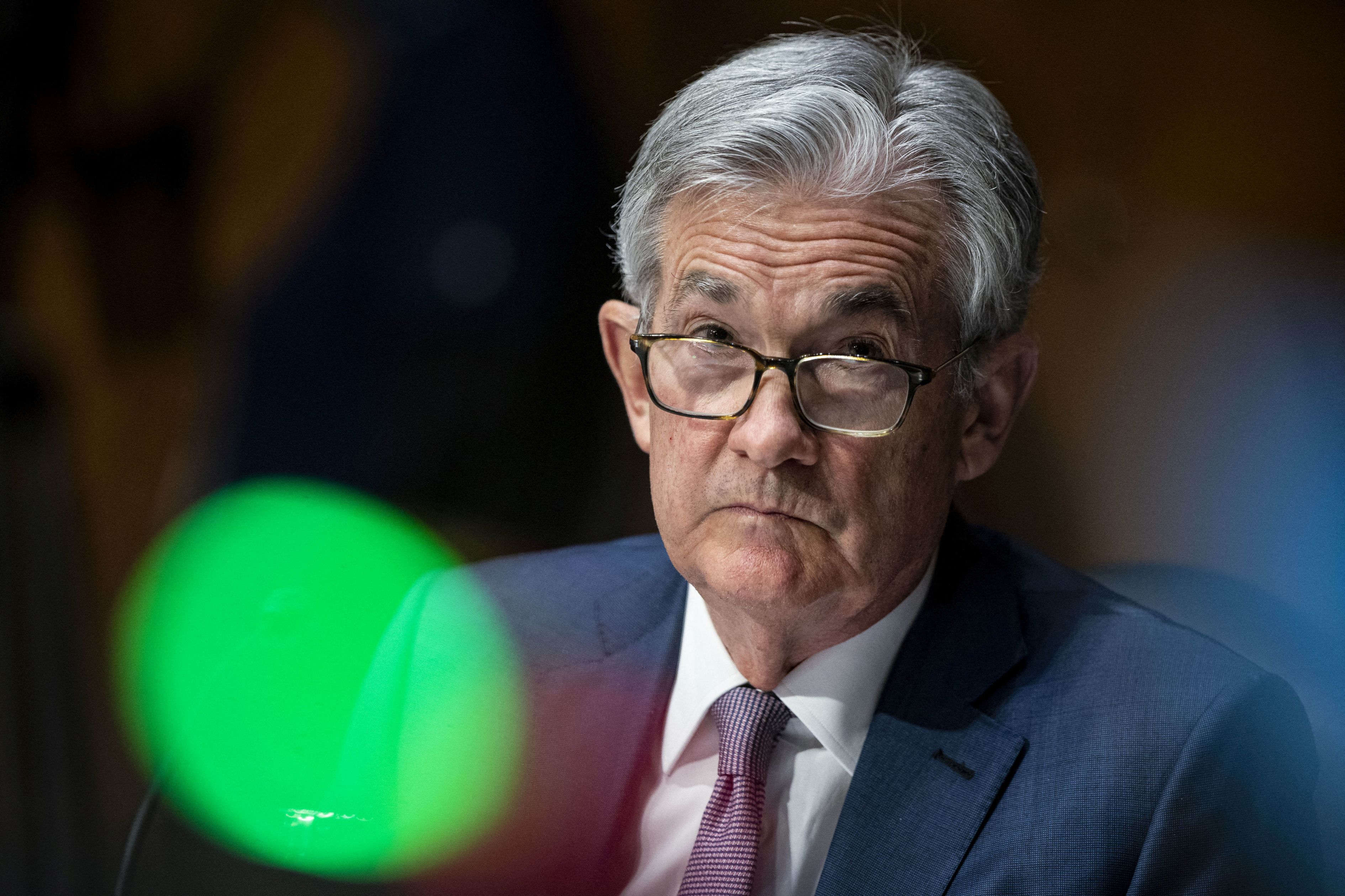 Șeful FED, Jerome Powell, spune că dobânzile nu vor fi tăiate nici în iulie, în ciuda presiunilor lui Trump. „Tarifele comerciale vor duce la creșteri de prețuri”