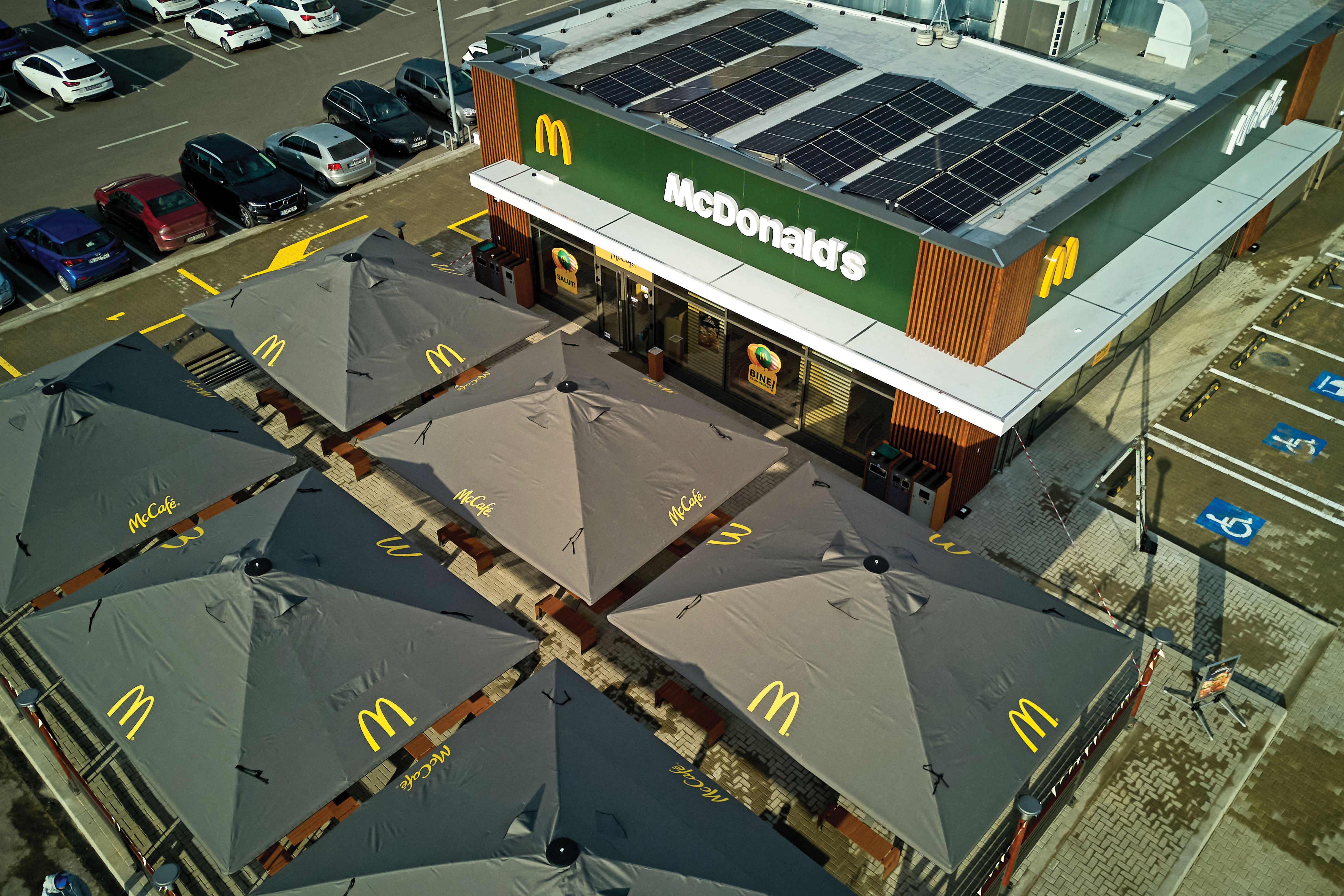 Povestea celor 30 de ani de McDonald’s în România