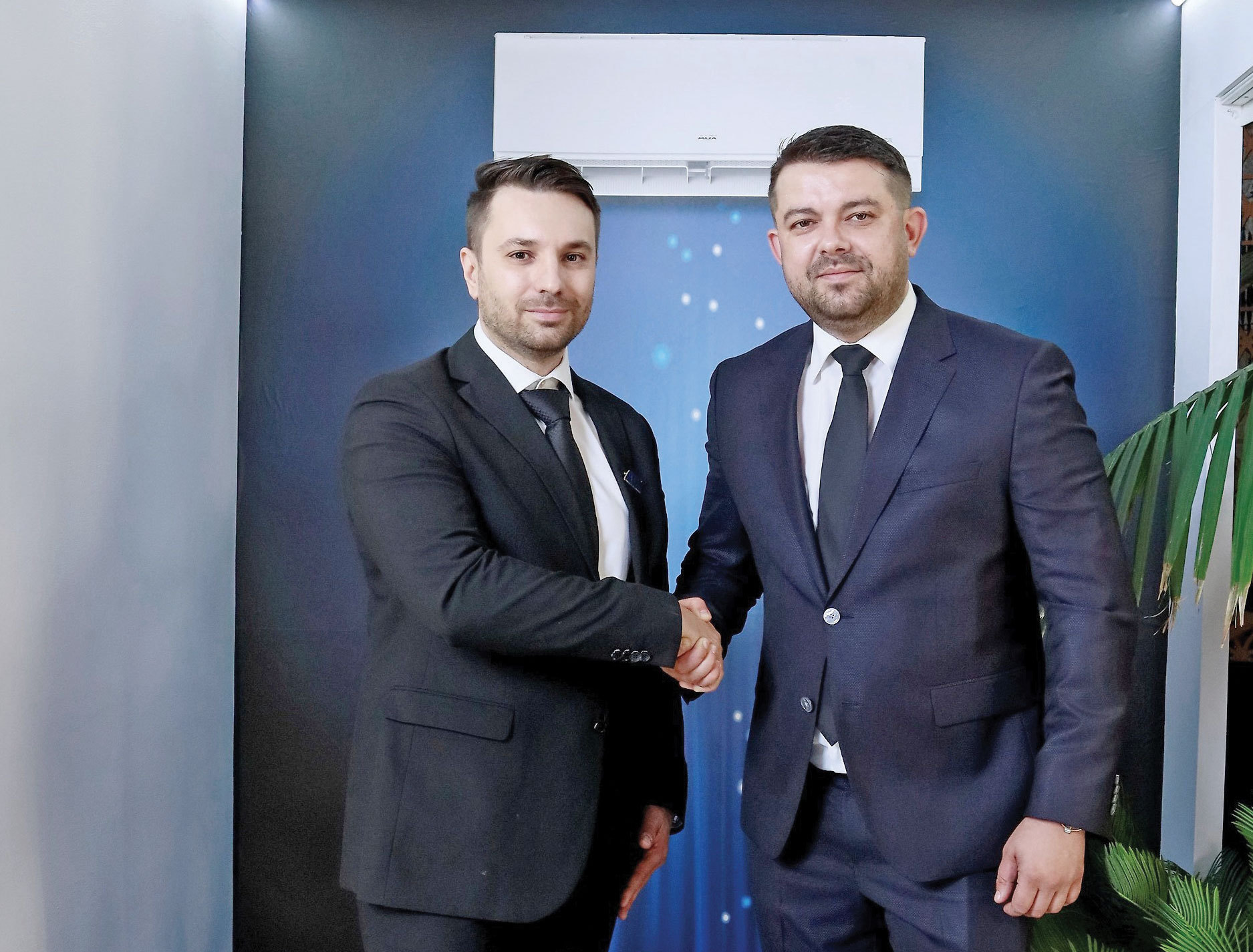 Într-o piață dominată de branduri internaționale și reguli rigide, doi români au decis să își deschidă o afacere altfel, cu care fac peste 10 milioane de euro