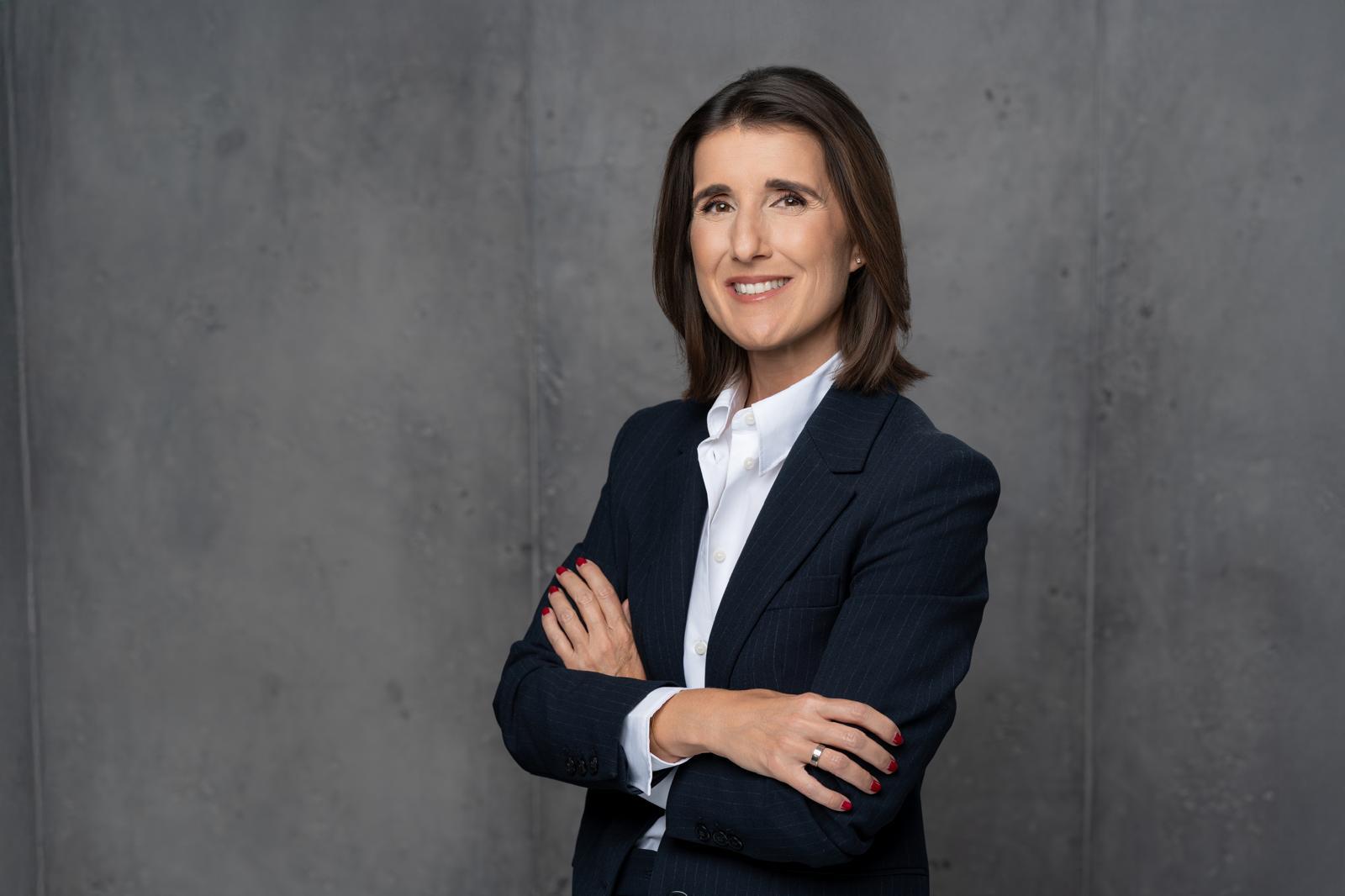Philip Morris România are de la 1 iunie un nou director general,  Carmina Fusté preluând conducerea companiei după ce Mircea Scăunașu a fost promovat în cadrul Philip Morris International