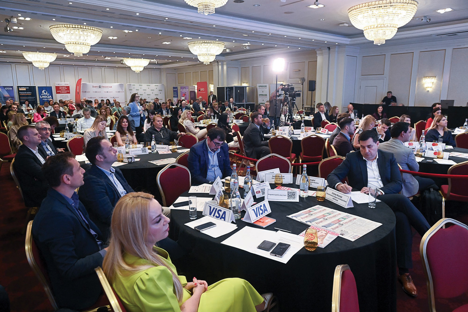 Nu suntem într-o criză economică sau criză financiară, doar contextul este dificil, există o decuplare între sistemul bancar și economie, sectorul privat trebuie să iasă din umbra fricii și să înceapă să investească