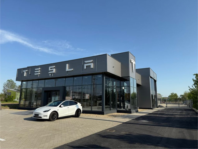 Tesla în cădere liberă după cearta dintre Trump și Musk