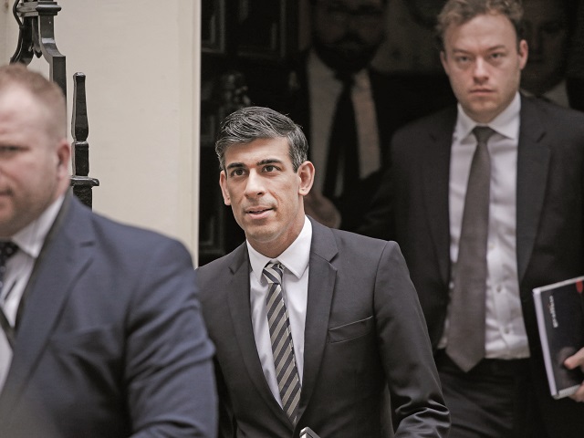 Băncile americane sunt tot mai puternice: Rishi Sunak, fostul premier britanic, a fost angajat de Goldman Sachs, cea mai influentă bancă de pe Wall Street.
