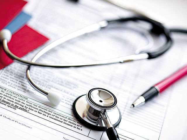 Circa 53% dintre români ar fi dispuși să plătească suplimentar în spitalele de stat pentru servicii medicale nedecontate de sistemul public, prin asigurări voluntare de sănătate