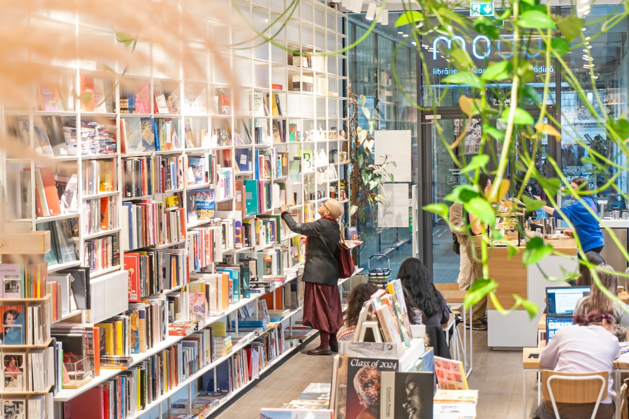 Cărturești devine brand ancoră în proiectul RIVUS din Cluj-Napoca, dezvoltat de Grupul Iulius, unde va deschide cea mai mare librărie din țară, cu o suprafață de 2.500 mp