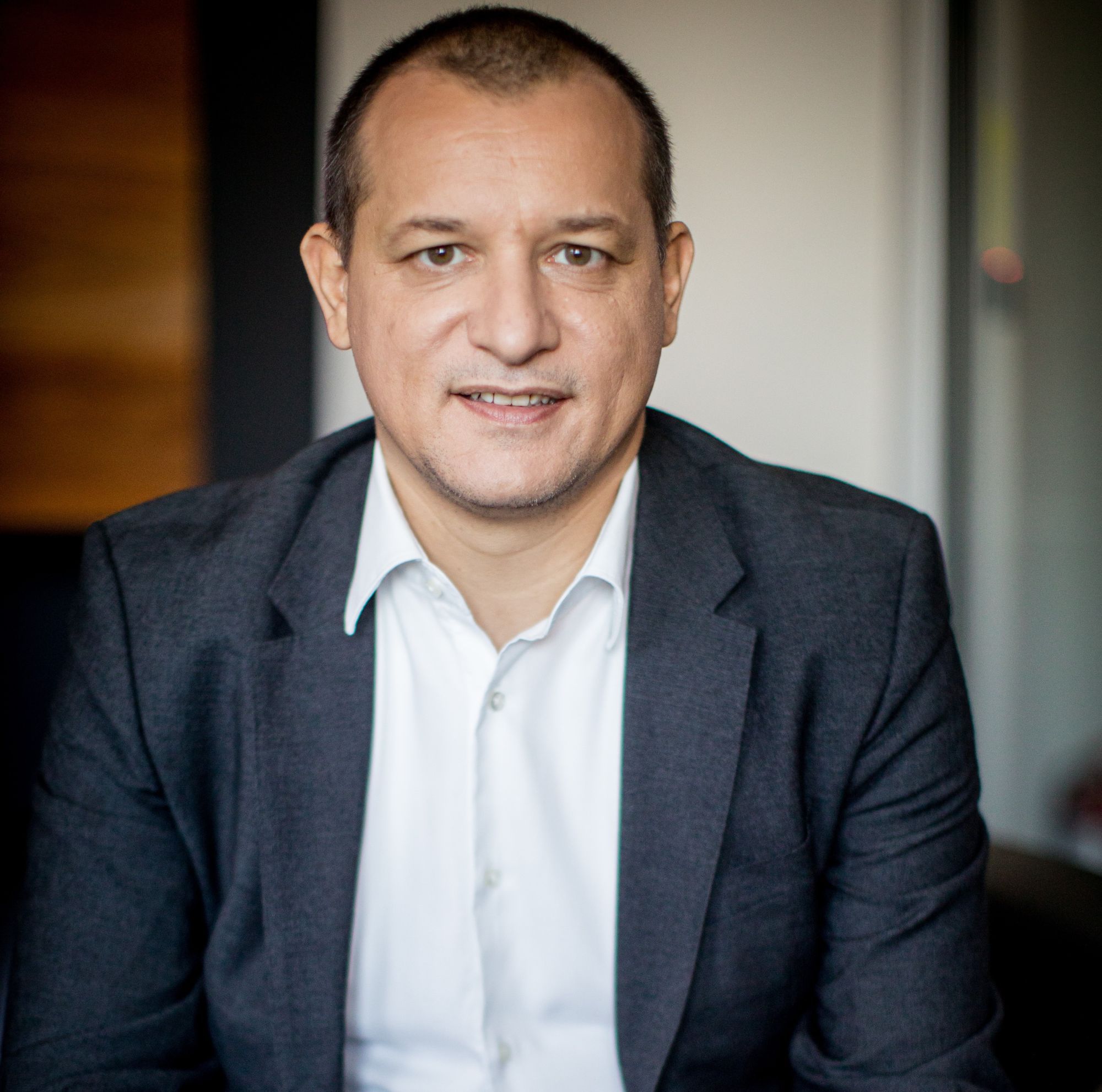Cinci companii românești sunt în proces de extindere internațională după prima ediție MoonShotX. Programul continuă din toamnă cu o nouă ediție. Cristian Sporiș, Raiffeisen: Prin acest program, vrem să susținem companiile românești să fie mai competitive la nivel regional și internațional