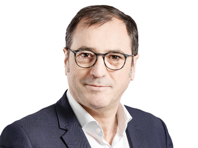 Premieră: Șeful Dacia, pe lista scurtă pentru a prelua conducerea Grupului Renault