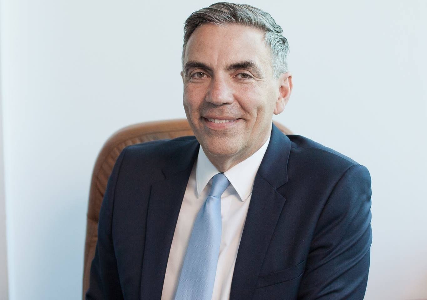 Dragoș Anastasiu propune “resetarea mentalității” în administrația publică cu sprijinul experților internaționali