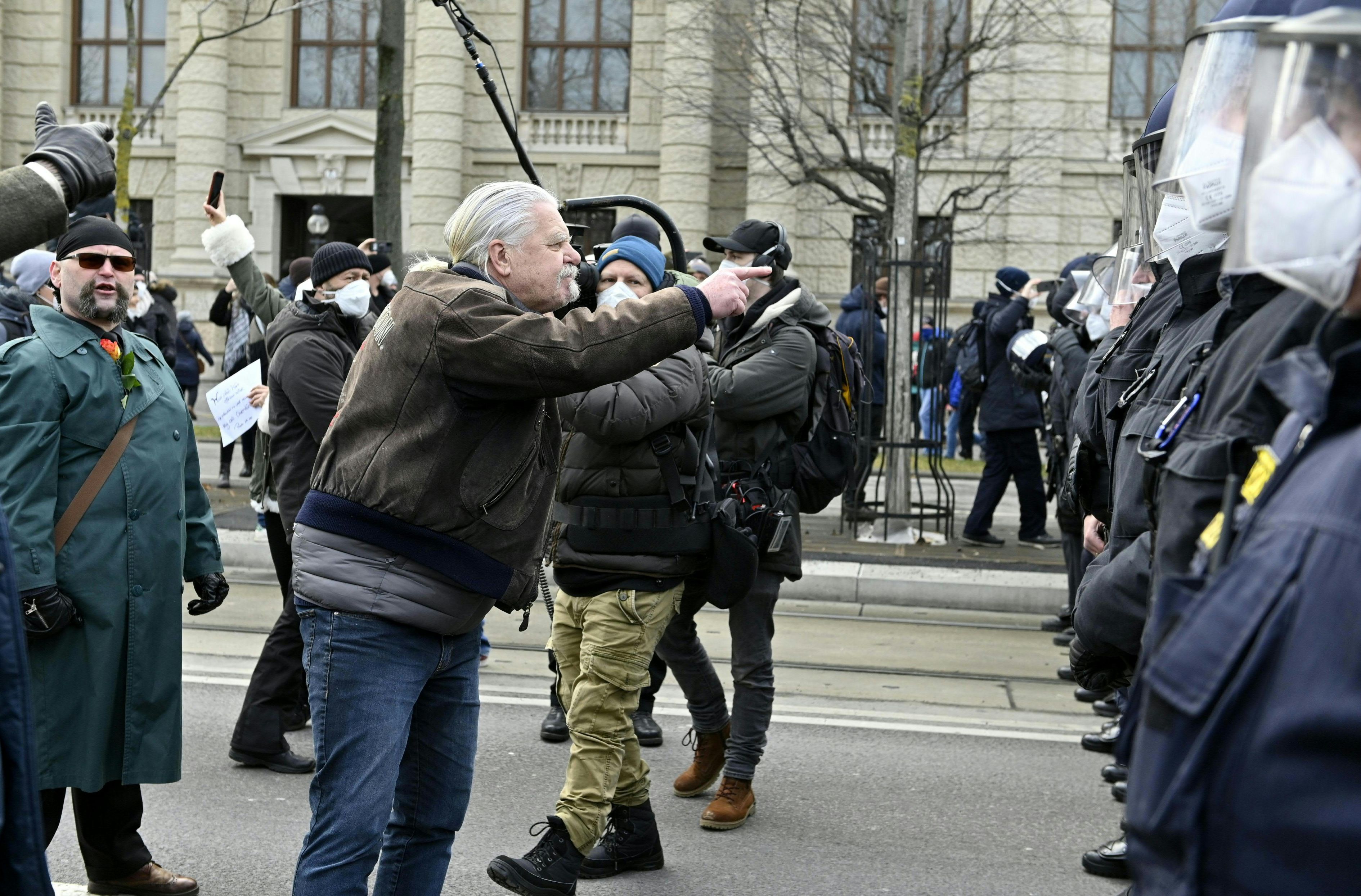 Grecia: sindicatele protestează după ce guvernul face presiuni pentru o zi de muncă de 13 ore