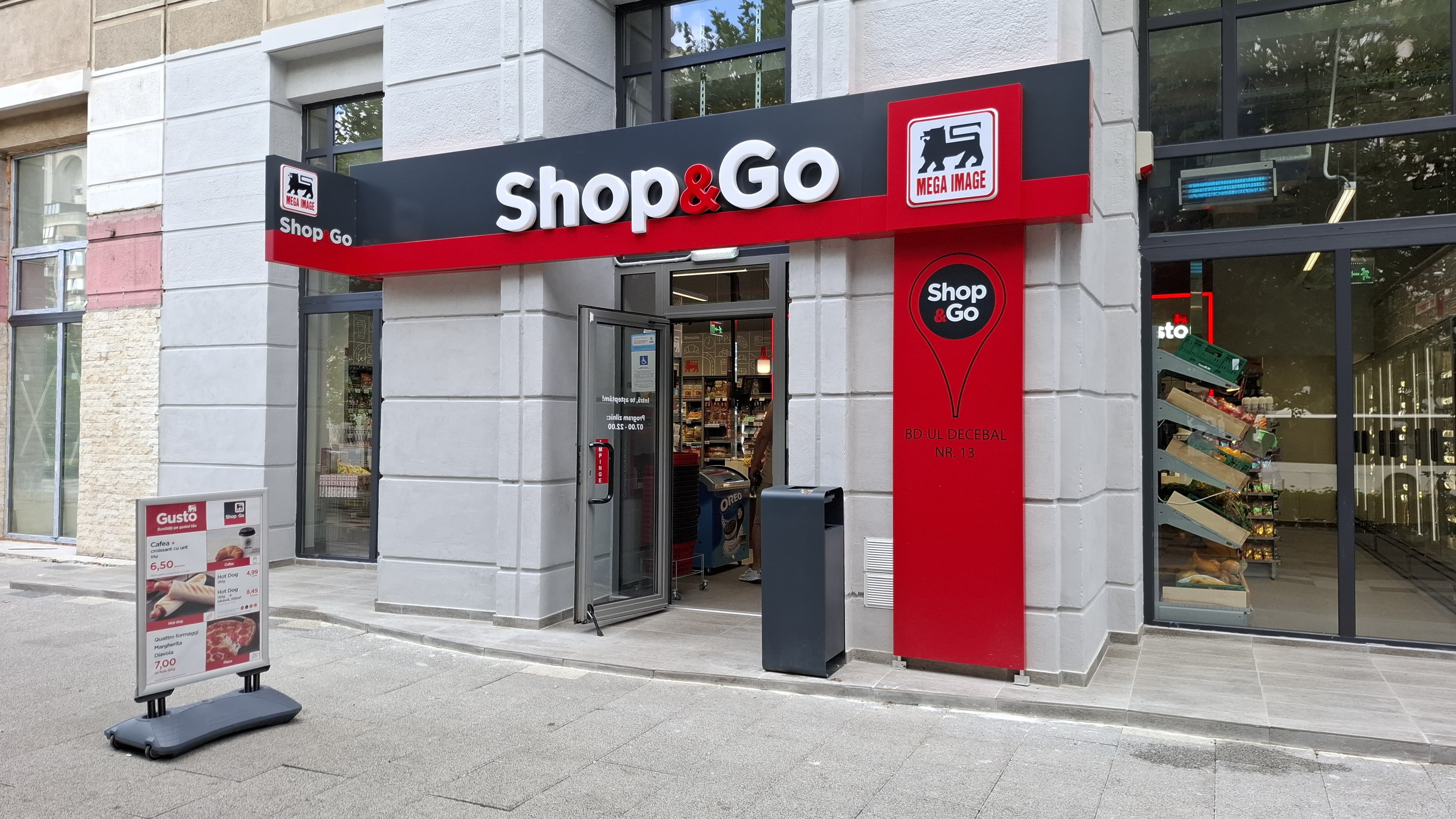 Mega Image aruncă mănușa: Retailerul a lansat un nou concept de magazin pentru a se bate mai agresiv cu polonezii de la Froo se extind puternic. Cu ce vine nou compania? GALERIE FOTO