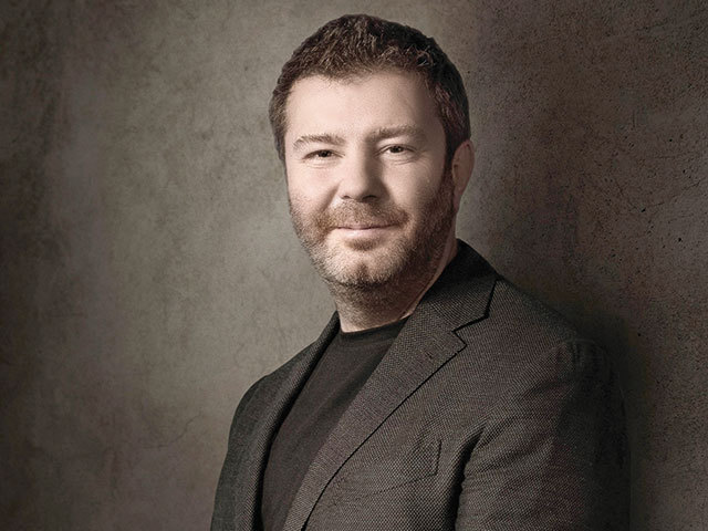 Care este semnalul transmis investitorilor UiPath de vânzările periodice de acțiuni ale lui Daniel Dines?