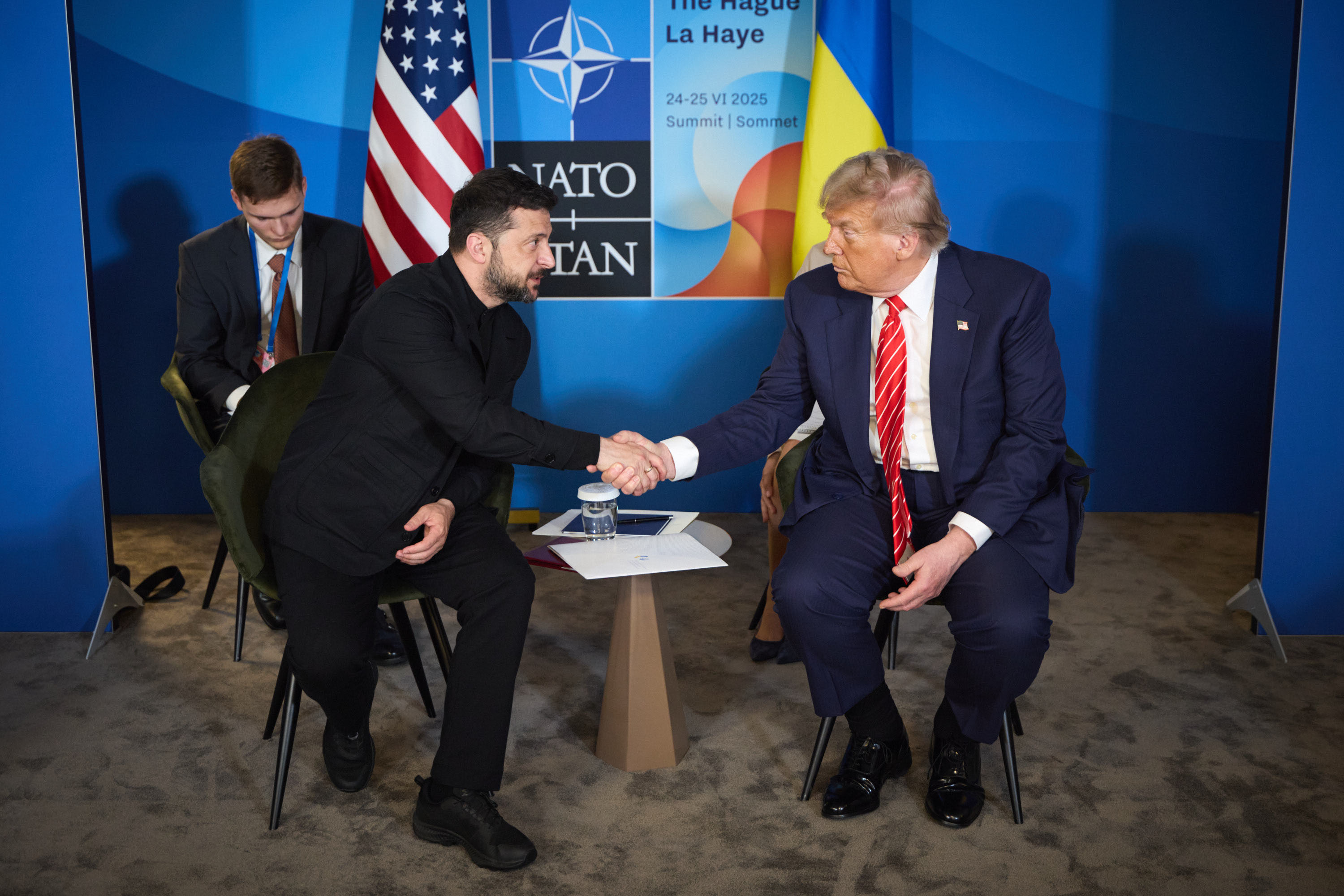 Zelenski respinge sugestia lui Donald Trump că un acord de pace cu Rusia să implice „un schimb de teritorii”, insistând că ucrainenii „nu își vor dărui pământul ocupantului”