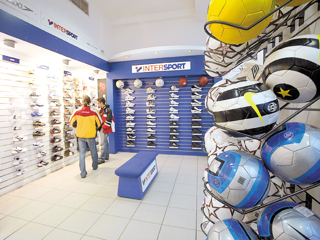 Intersport, un grup cu venituri de 14 mld. euro și cel mai mare retailer de articole sportive din Germania, vrea să mute producția în China, în mijlocul unui război comercial care i-a făcut pe giganți precum Nike sau Adidas să plece din această țară