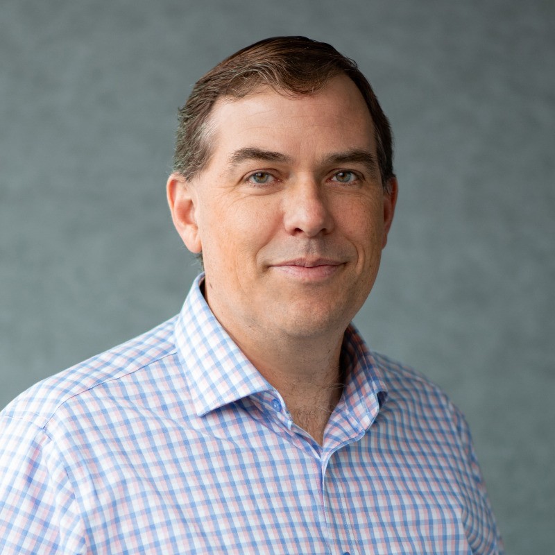 Matt Garman, CEO al Amazon Web Services (AWS): „Să concediezi juniorii pentru a-i înlocui cu AI este cel mai prostesc lucru pe care l-am auzit vreodată. Peste 10 ani cu cine vei lucra?"