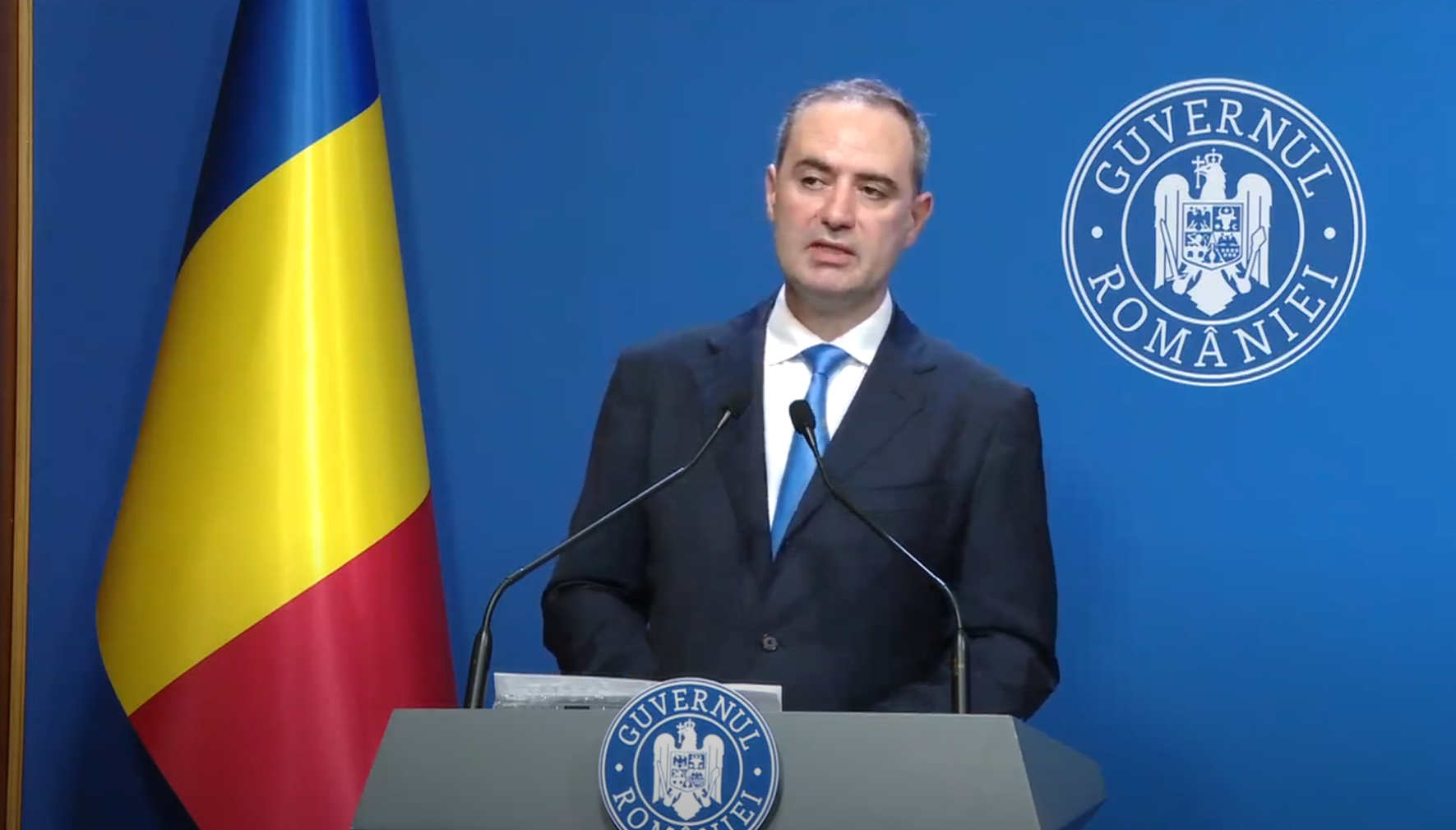 BREAKING. Guvernul vrea să crească capitalul social minim pentru a înființa un SRL de la 1 leu la 8.000 de lei. Alexandru Nazare, ministrul de Finanțe: Nu a mai fost modificat din 1990. Dacă aceste firme ajung în insolvență, statul să poată să recupereze din datorie
