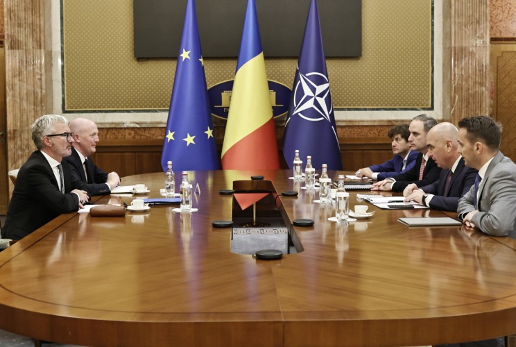 Ce mesaj are Executivul după întâlnirea premierului Bolojan cu cei de la agenția de rating Moody’s: Guvernul va continua să urmărească menținerea stabilității economice. Vor urma și alte măsuri de reformă