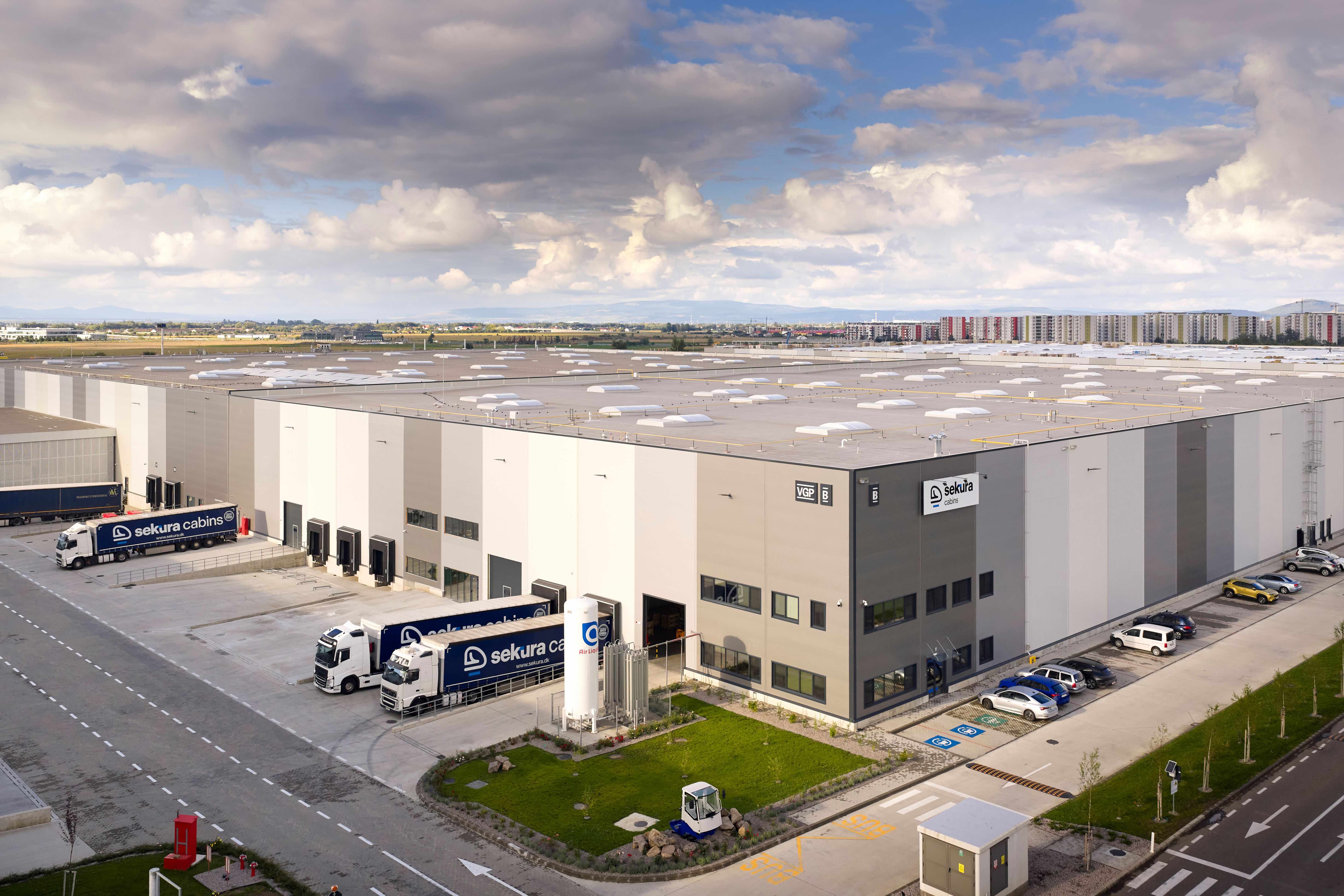 Producătorul de soluții modulare Sekura Cabins Group a investit 1,8 milioane euro într-o fabrică la Brașov, prima unitate de producție din afara Danemarcei