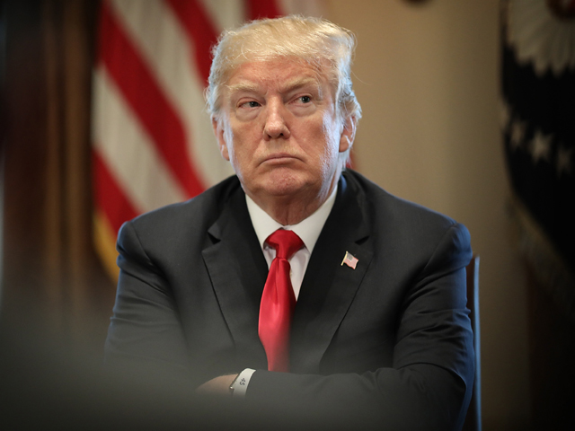 Trump cere Curții Supreme să-i permită să deporteze 300.000 de venezueleni