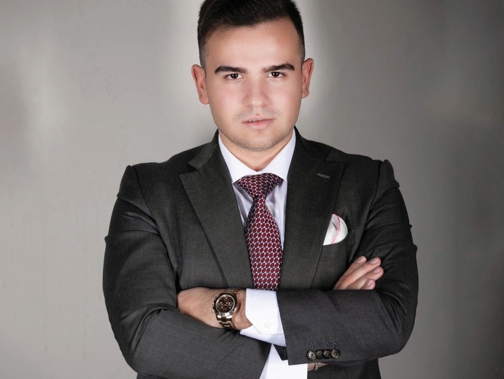 Povestea tânărului de doar 25 de ani, care reprezintă următoarea generație de la conducerea unei afaceri de familie din România ce este evaluată la peste 70 de milioane de lei și se pregătește pentru extindere