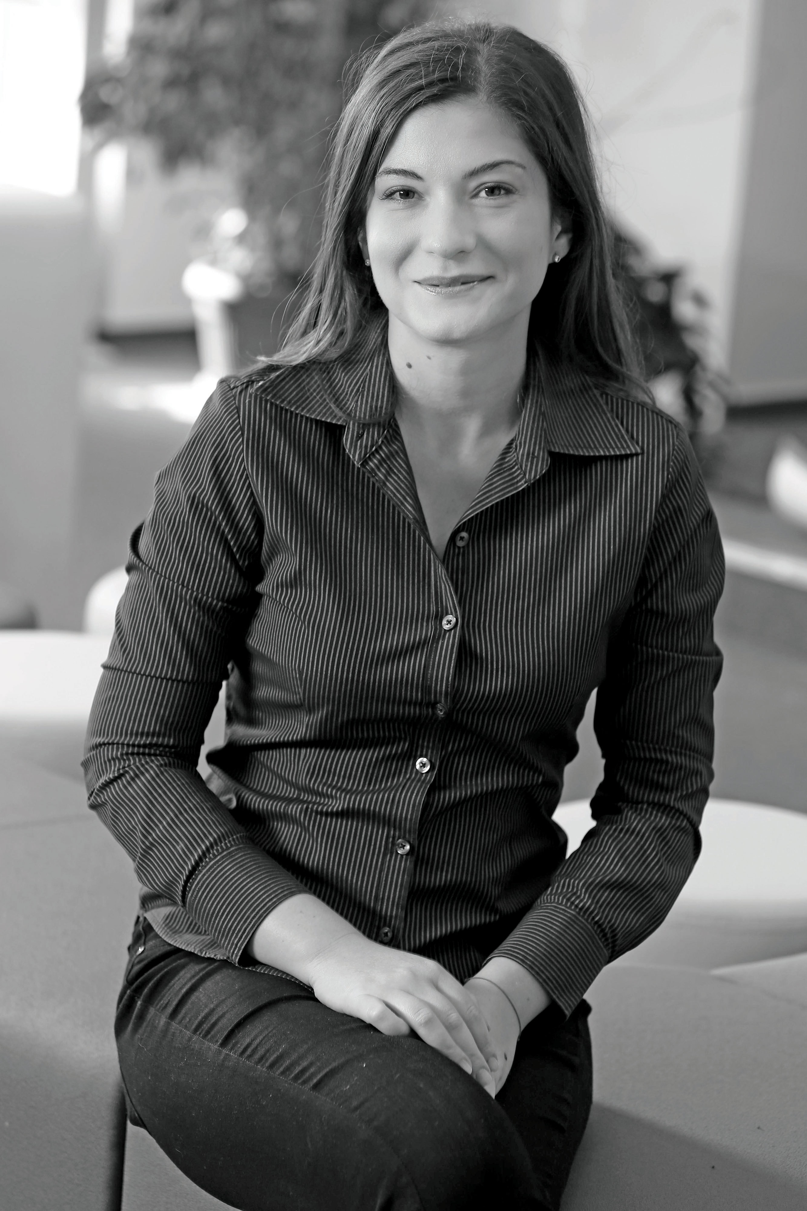100 Cele mai puternice femei din business. Simina Niculiță, Partener și director Retail & Investment, Colliers România